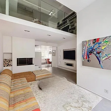 Rue Danton - Champ De Paris Bed and Breakfast 4*